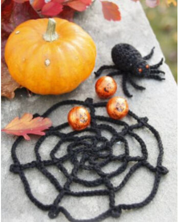 Webster Drops Design Halloween Pynt Hækleopskrift Edderkop