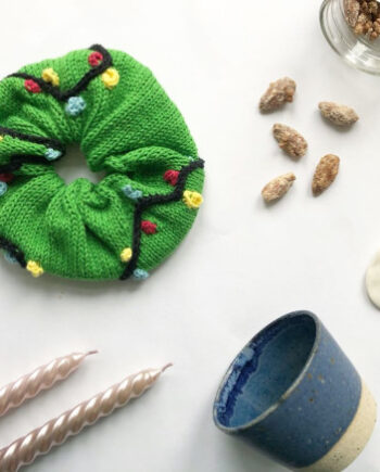 Juletræsscrunchie Rito Krea Scrunchie Strikkeopskrift