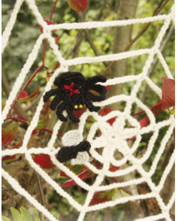 Black Widow Drops Design Halloween Pynt Hækleopskrift