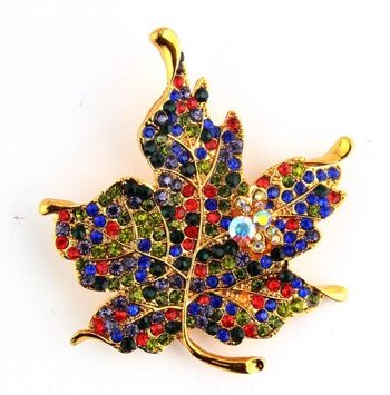 Broche Smukt Guld Blad Med Farverige Sten